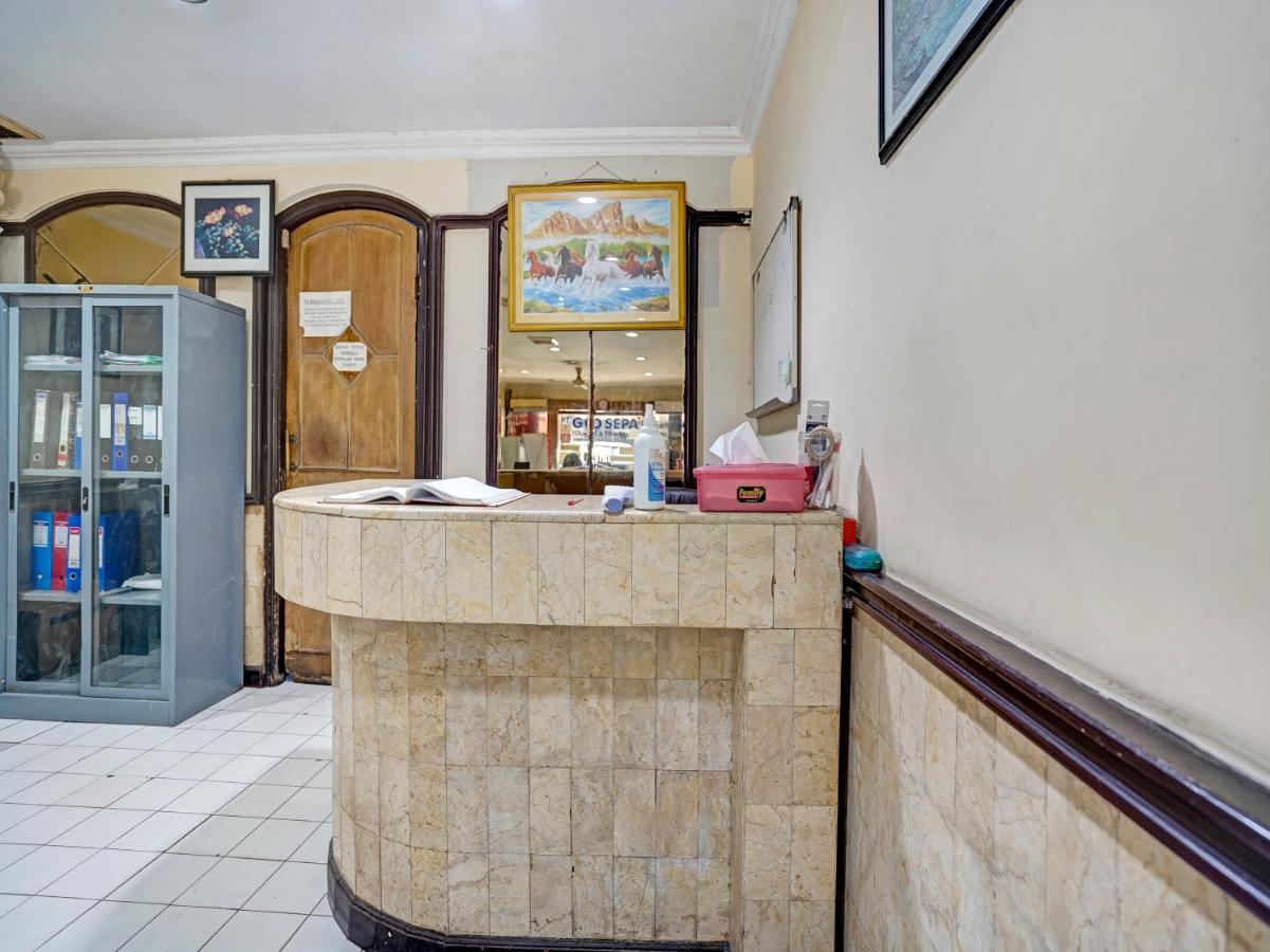 Готель Spot On 90147 Gosepa Ambengan Plaza Сурабая Екстер'єр фото