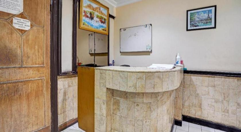 Готель Spot On 90147 Gosepa Ambengan Plaza Сурабая Екстер'єр фото